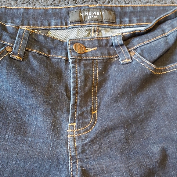 EUC Nine West Capris - Picture 3 of 4